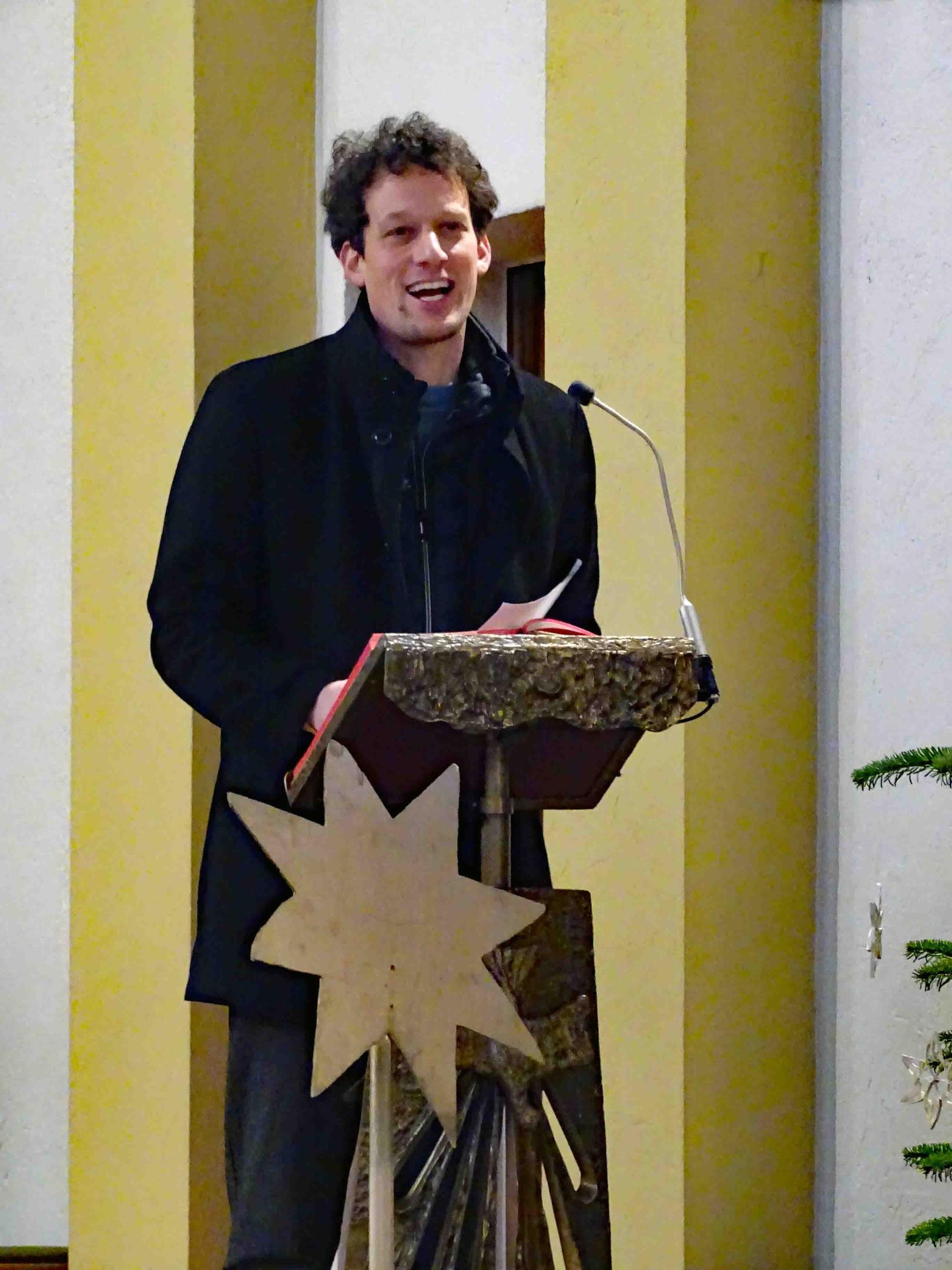 Groß-Gerau, 11. Januar 2026: Tobias Sattler gibt die aktuelle Spendensumme bekannt. (c) Markus Schenk