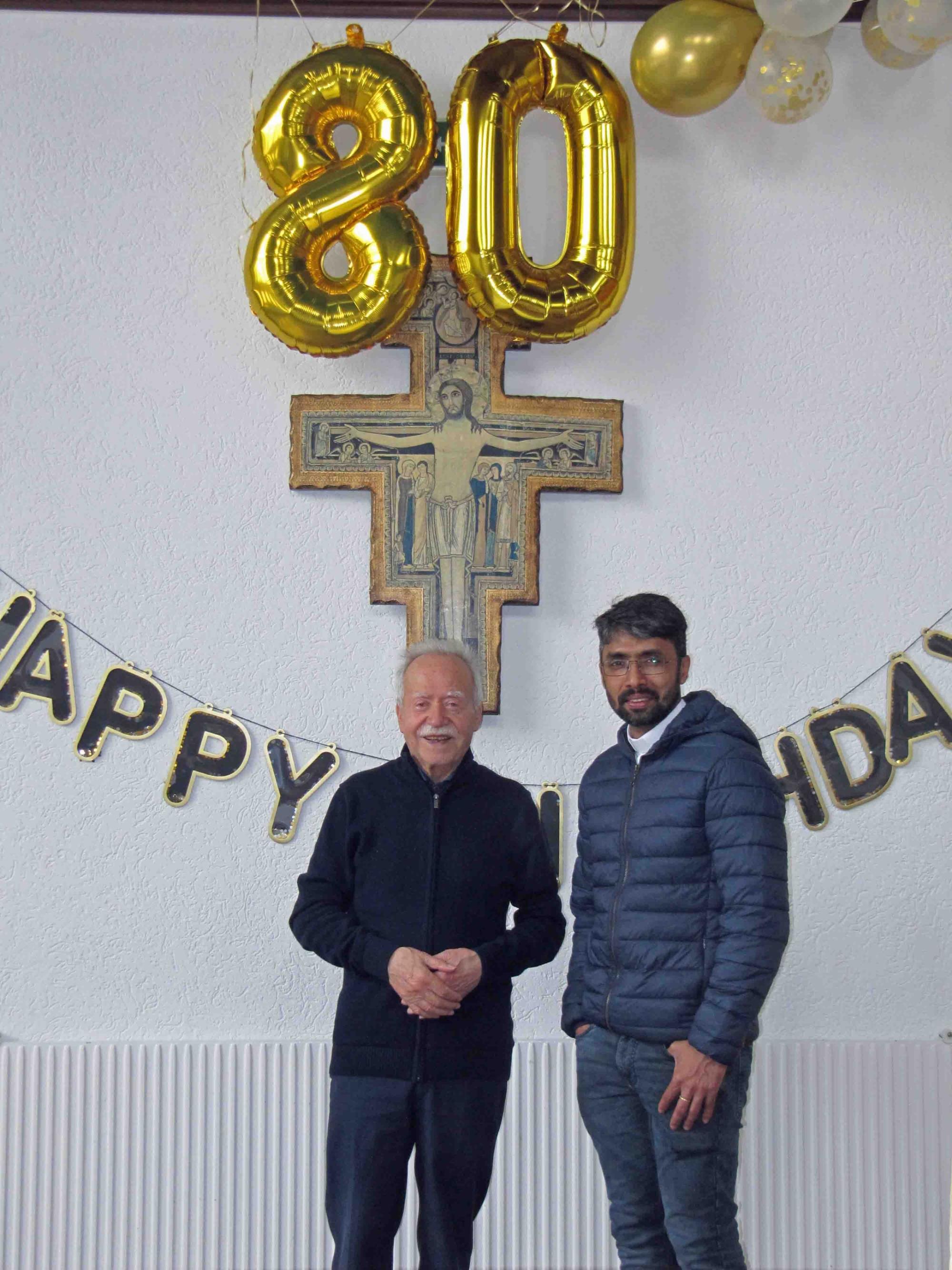 Groß-Gerau, 14.05.2023: Geburtstagskind Padre Tobia mit seinem Nachfolger Padre Giovanni.
