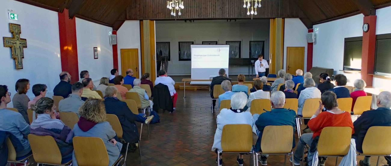 Groß-Gerau, 27. September 2026: Pfarrgruppenversammlung im Pfarrzentrum.