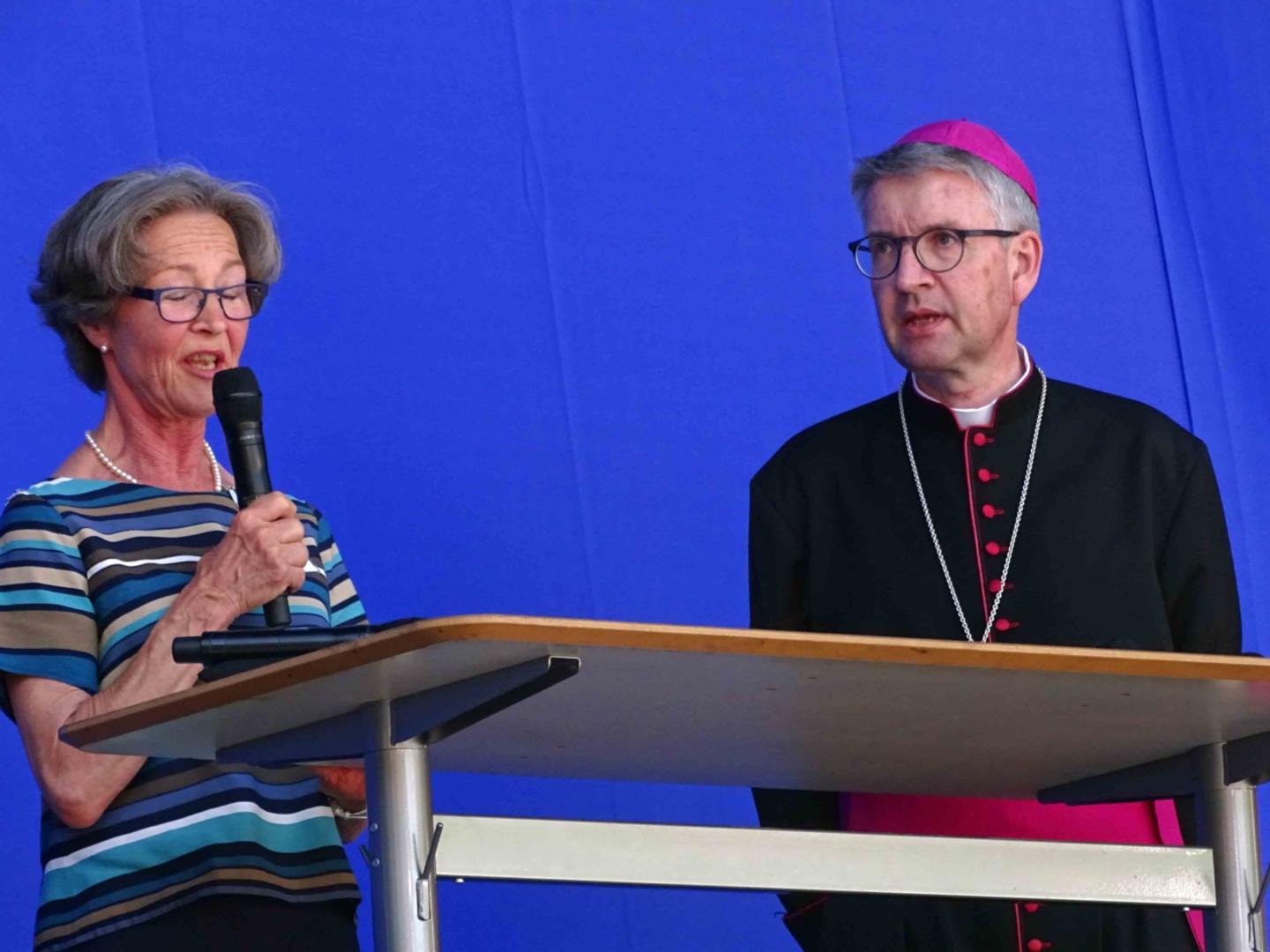 Mainz, 12. Juni 2022: Dr. Susanne Barner und Bischof Peter Kohlgraf. (c) Markus Schenk