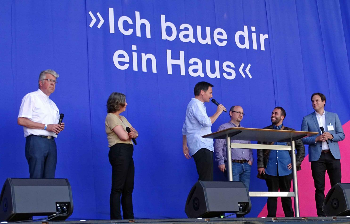 Mainz, 12. Juni 2022: Christine Breser (2. von links) und Antonino Blanda (2. von rechts) bei der Gesprächsrunde. (c) Markus Schenk