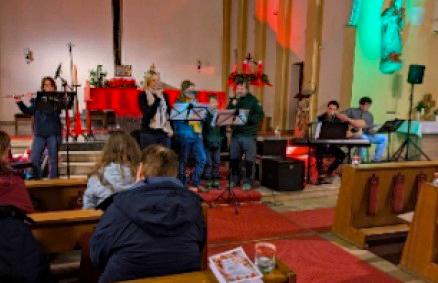 Groß-Gerau, 07. Dezember 2024: Weihnachtliches Singen in St. Walburga.