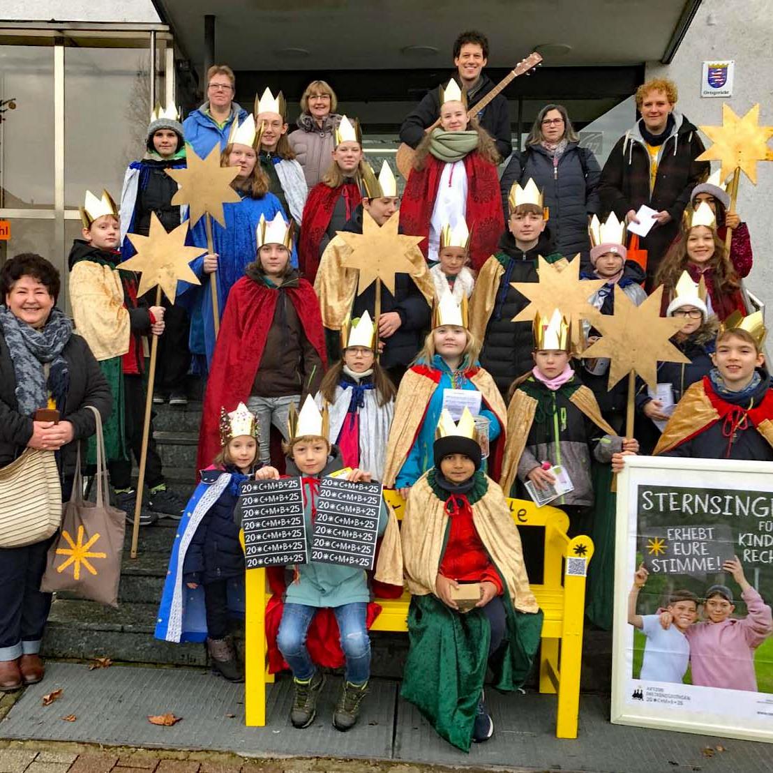 Die Sternsinger aus der Pfarrgruppe St. Walburga Groß-Gerau / St. Nikolaus von der Flüe Büttelborn.