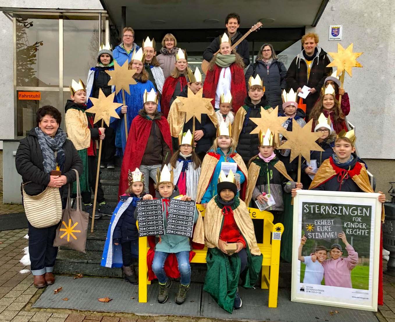 Die Sternsinger aus der Pfarrgruppe St. Walburga Groß-Gerau / St. Nikolaus von der Flüe Büttelborn.