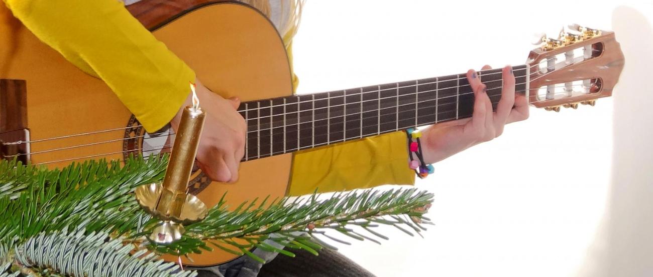 Weihnachtslieder (c) Martha Gahbauer / www.pfarrbriefservice.de Weihnachtslieder