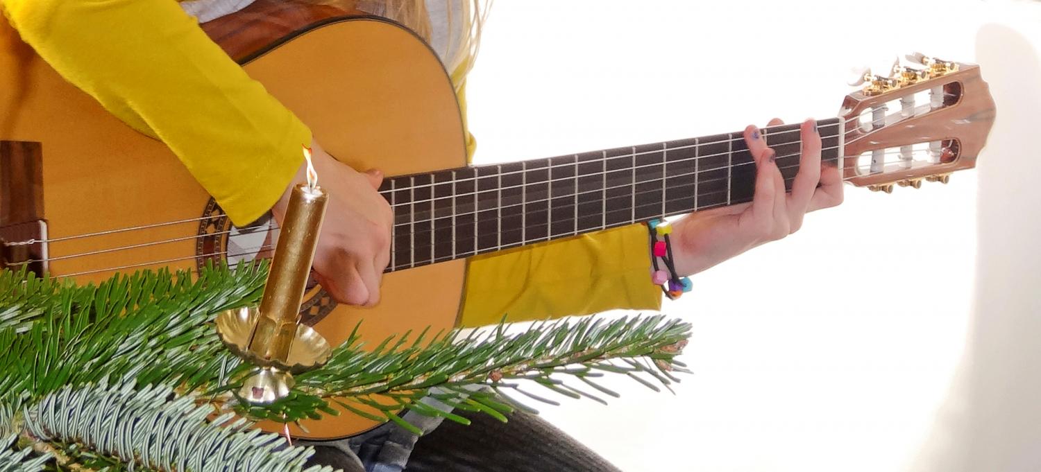 Weihnachtslieder (c) Martha Gahbauer / www.pfarrbriefservice.de