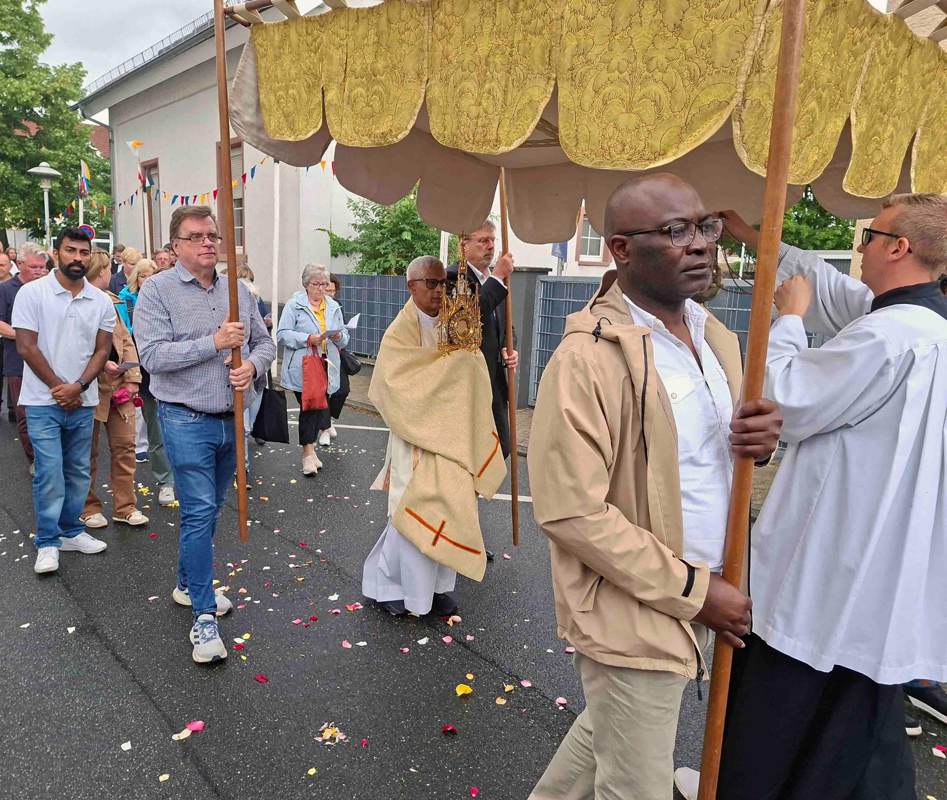 Groß-Gerau, 04. Juni 2026: Fronleichnamsprozession (c) Markus Schenk