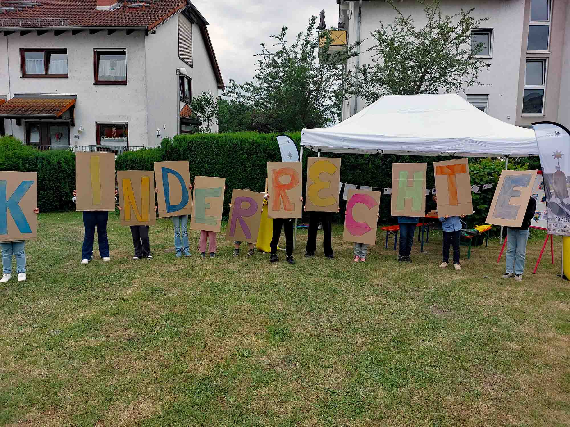 Groß-Gerau, 04. Juni 2026: Kinder machen auf ihre Rechte aufmerksam. (c) Tobias Sattler