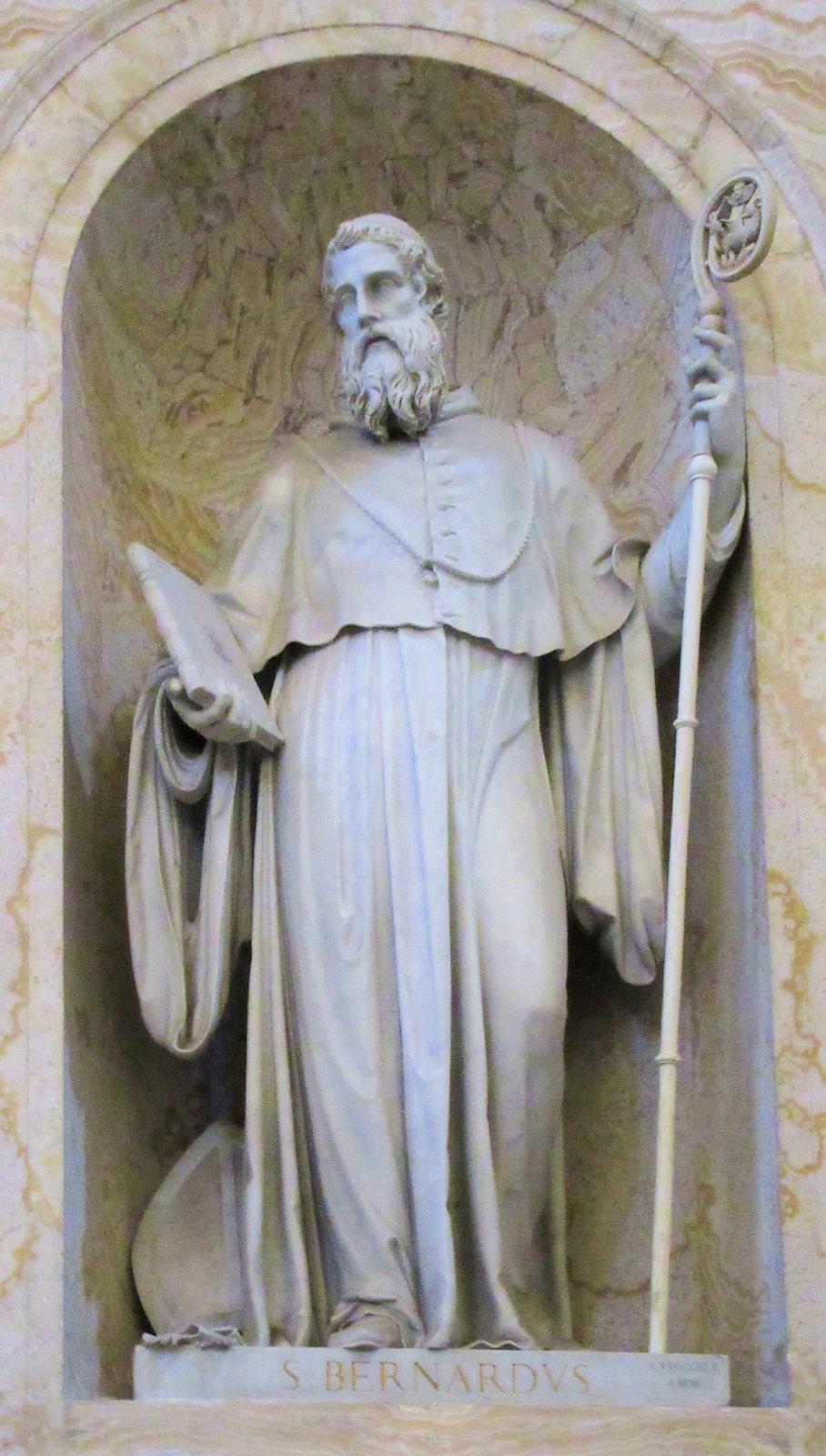 Bernhard von Clairvaux: Statue in der Kirche San Paolo fuori le Mura in Rom (c) ©️ Joachim Schäfer - Ökumenisches Heiligenlexikon.