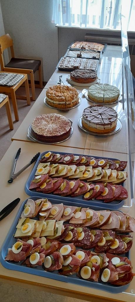 Kuchenbüfett Seniorennachmittag Fauerbach_2 (c) Maria Schmukat