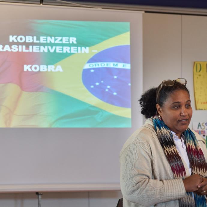 Elisangela Bezerra Vieira aus Rondonopolis im Bundestaat Mato Grosso in Zentralbrasilien nutzte  einen Deutschlandaufenthalt, um Darmstadt zu besuchen und die Arbeit des Koblenzer Brasilienvereins vorzustellen