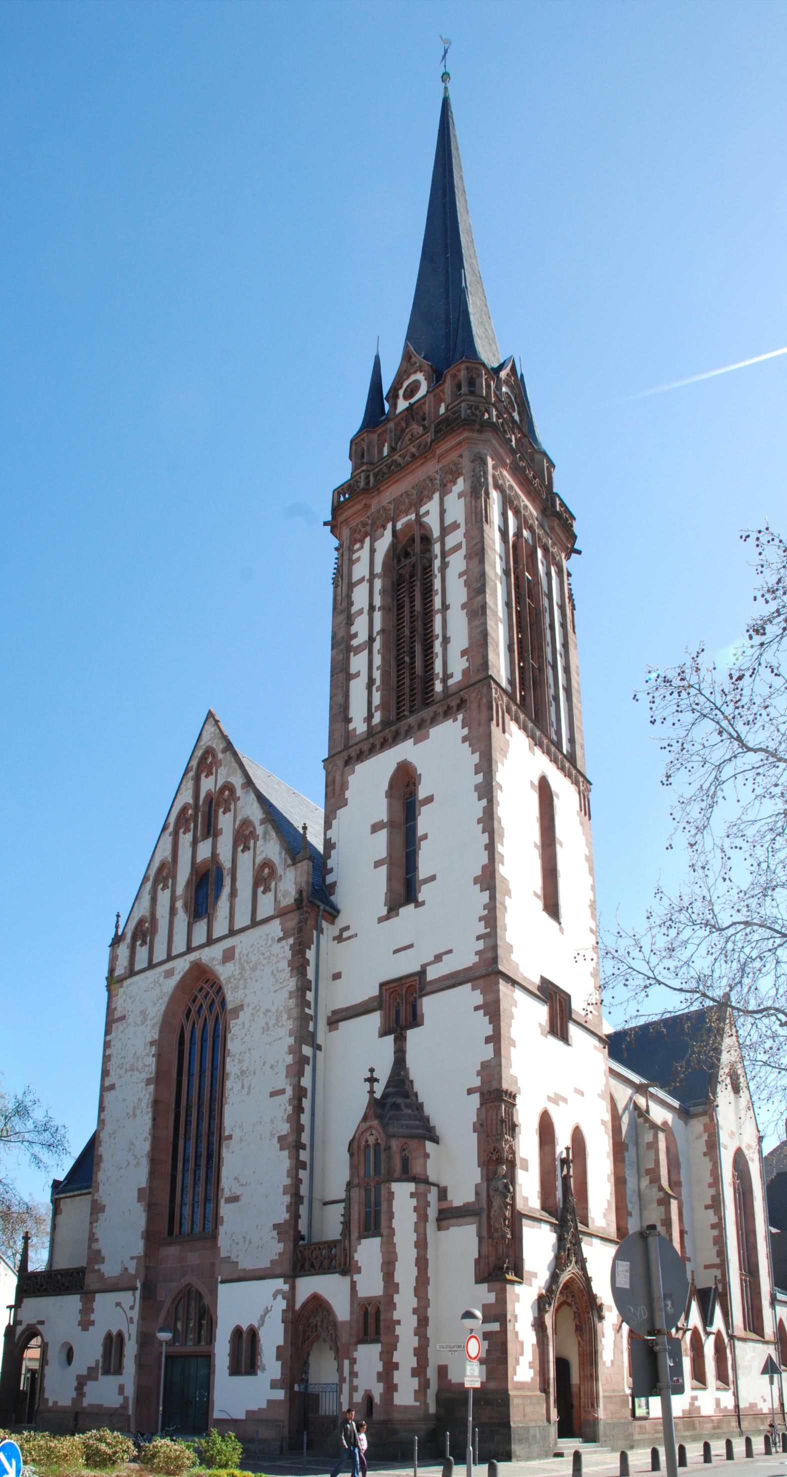 St. Elisabeth in Darmstadt - die Kirche am Herrngarten (c) St. Elisabeth, Darmstadt