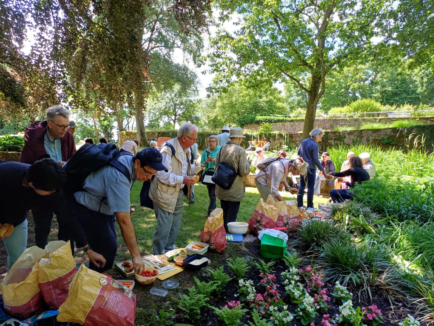 Stärkung und Erholung im Schloßpark (c) Dominique Humm