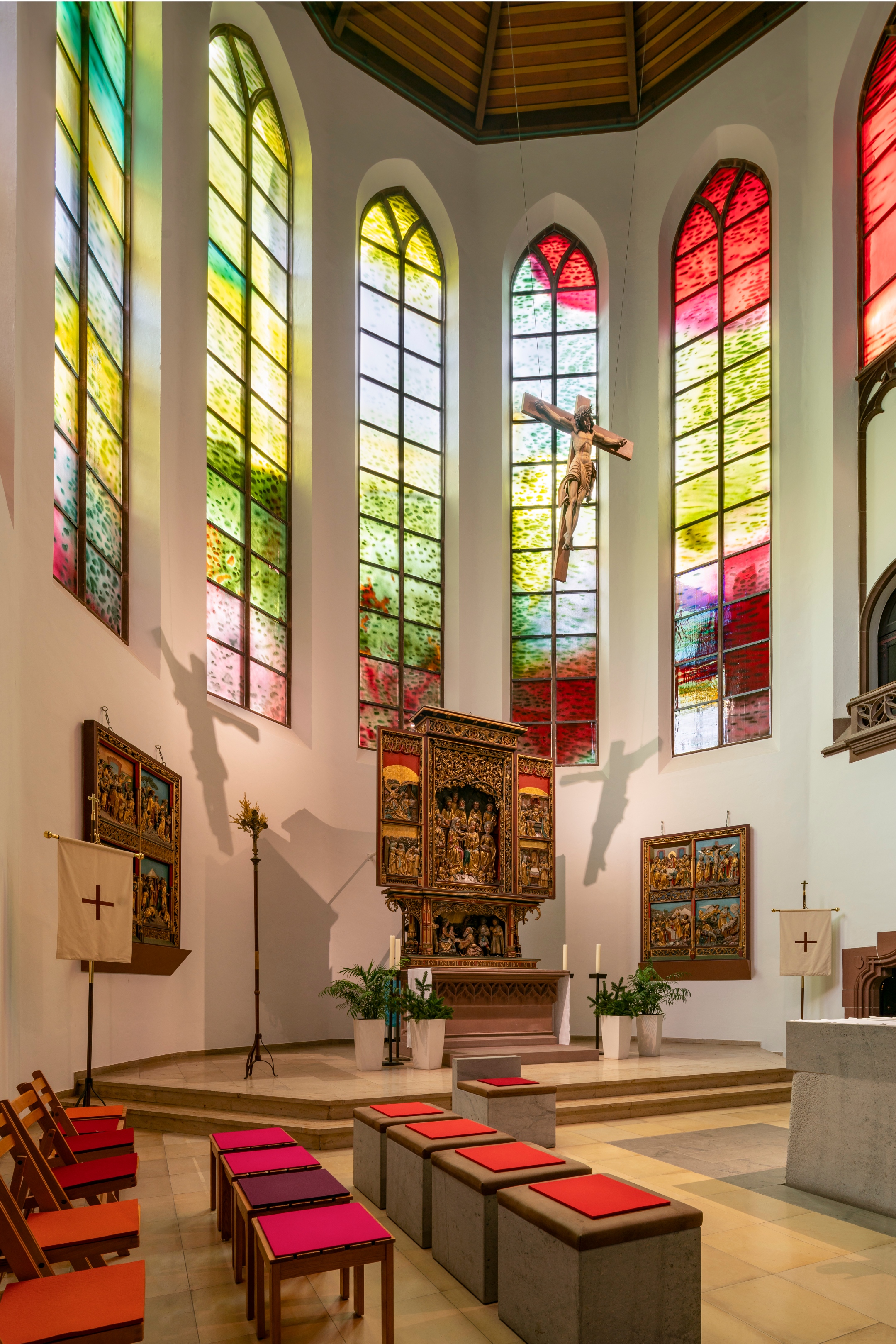 'Gottes Geist belebt ...' - Kirchenfenster St. Elisabeth, Darmstadt