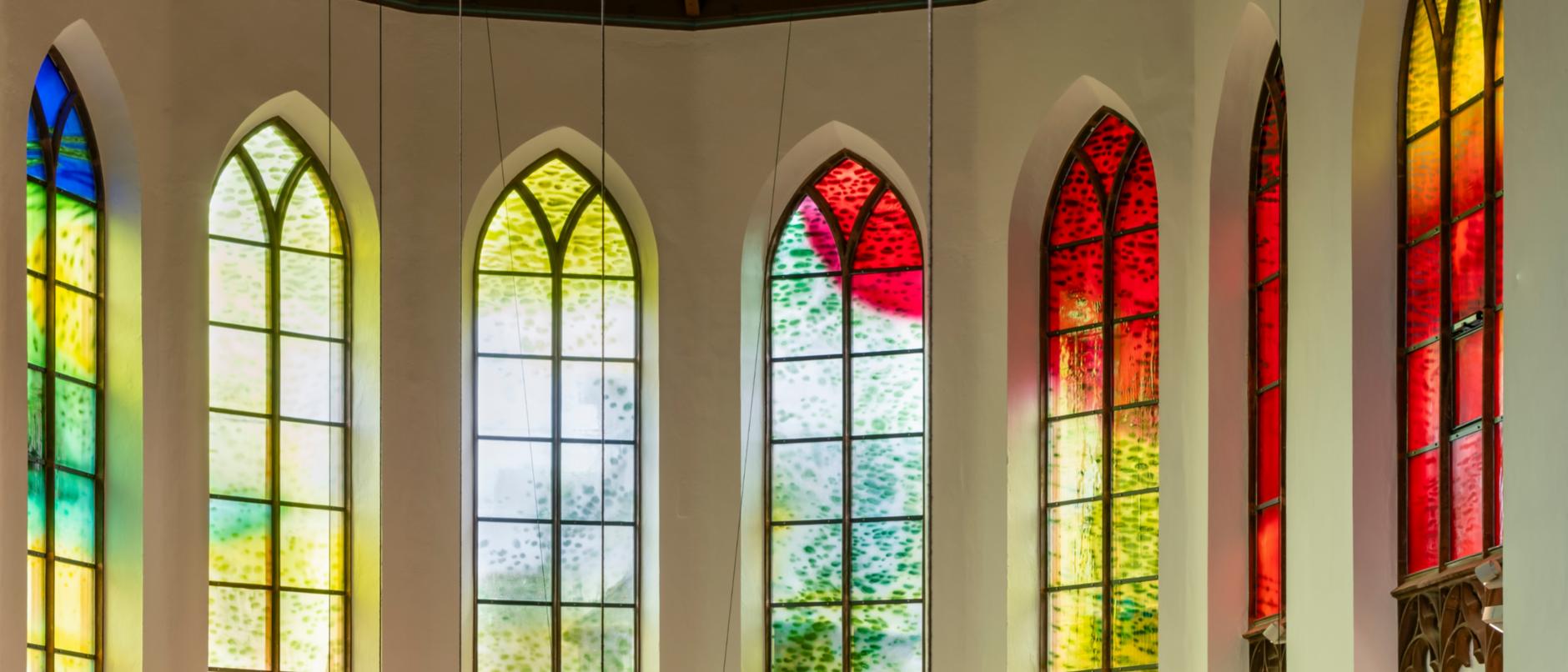 Neue Kirchenfenster: Der Schöpfergeist weht