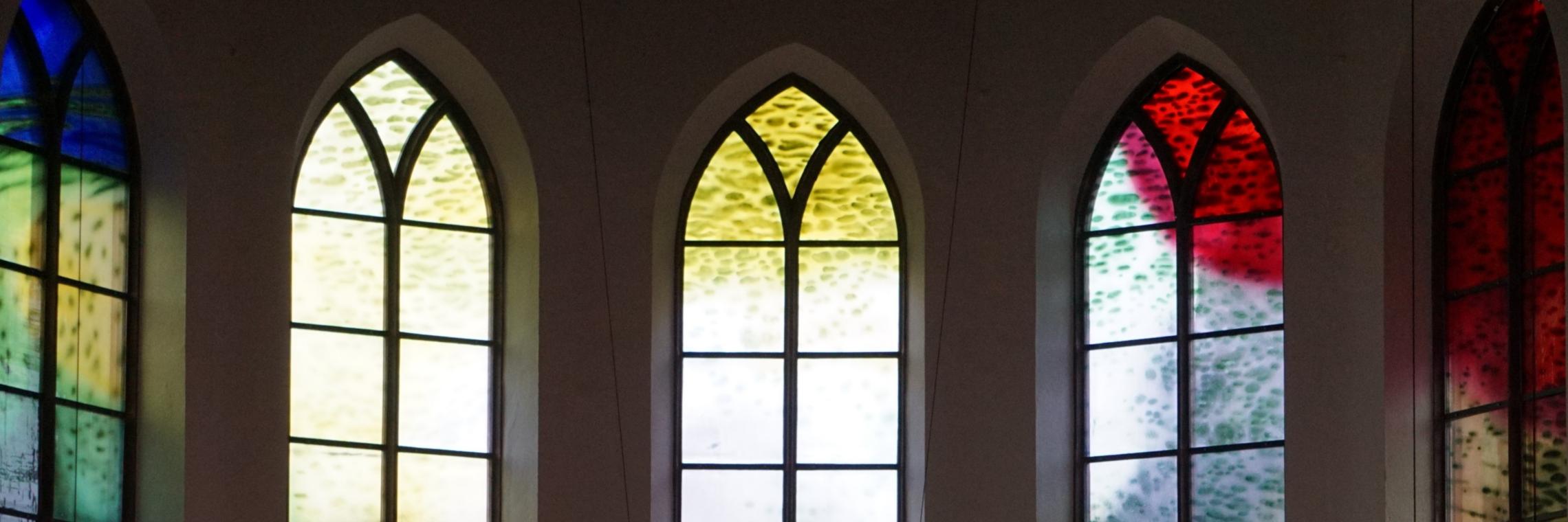 Einweihung der Kirchenfenster am 3. Advent Einweihung der Kirchenfenster am 3. Advent