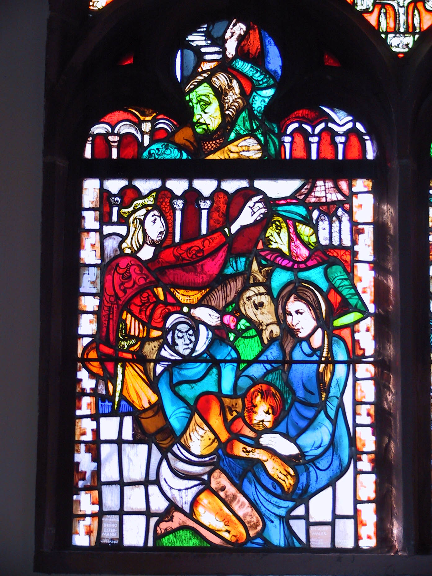 Elisabeth von Thüringen pflegt Kranke - Kirchenfenster in St. Elisabeth, Darmstadt (c) St. Elisabeth, DA