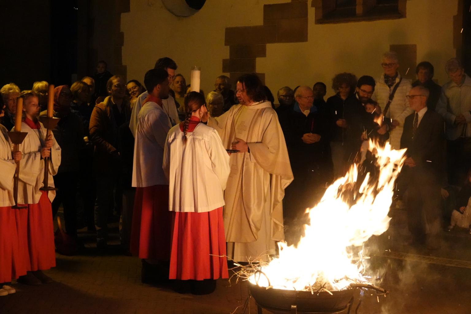 Feier der Osternacht (c) Peter Tanke