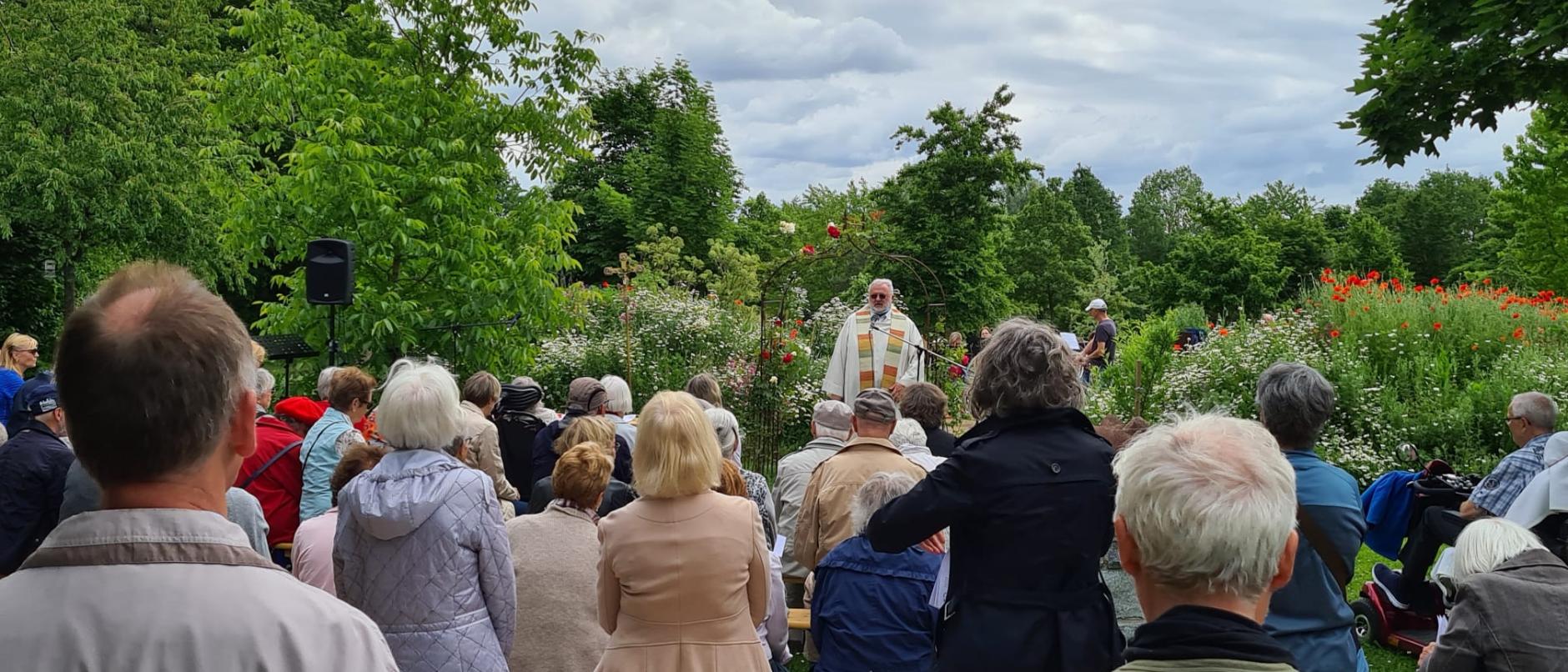 2022Ökumenischer Gottesdienst im Garten der Religionen (c) Tscheuschner