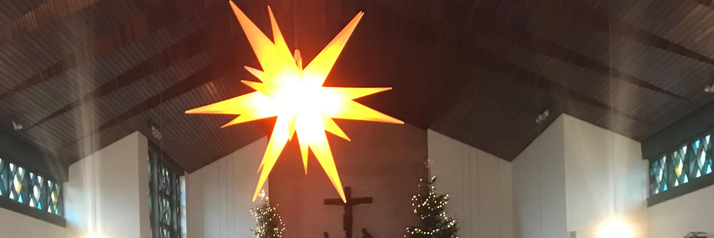 Weihnachtsstern (c) Pfarrgemeinde Sankt Martin