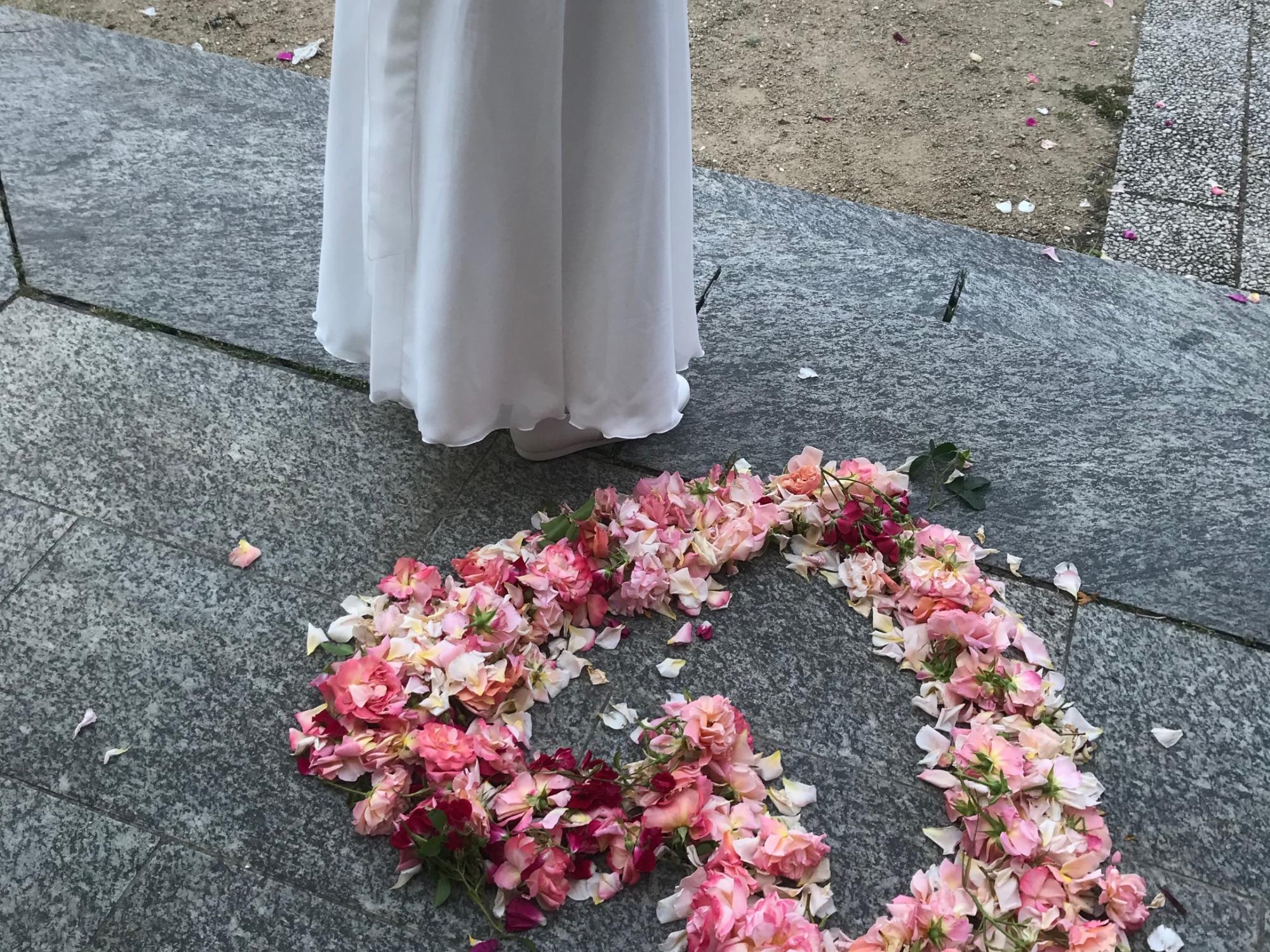 Herz aus Rosenblättern, Fronleichnam 2023 (c) Pfarrgemeinde Sankt Martin
