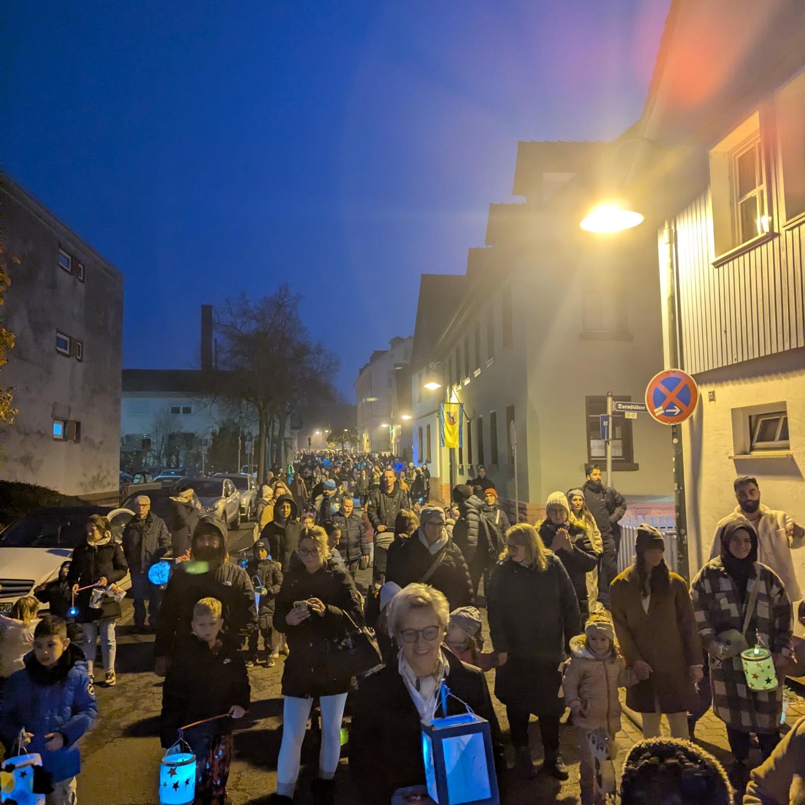 2025_11_10_Martinsumzug_2 (c) privat