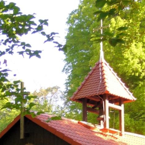 Evangelische Waldkapelle (c) Evangelische Martin-Luther-Gemeinde Steinberg