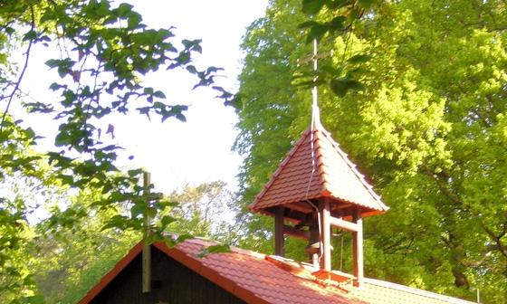 Evangelische Waldkapelle (c) Evangelische Martin-Luther-Gemeinde Steinberg
