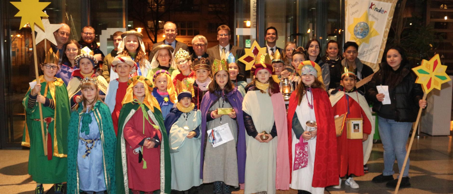 Sternsingerempfang_Gruppe_unten (c) kjzOffenbach