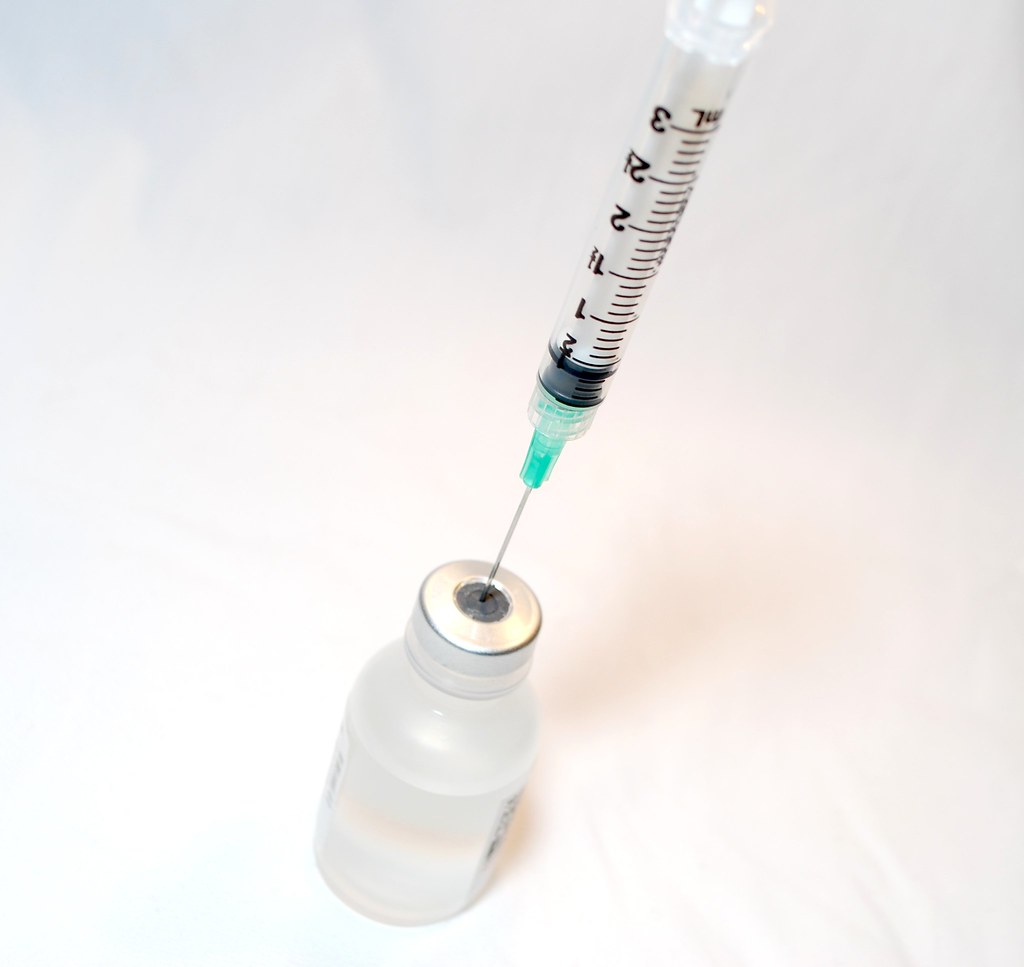 Impfen! (c) Syringe and Vaccine by NIAID is licensed under CC BY 2.0