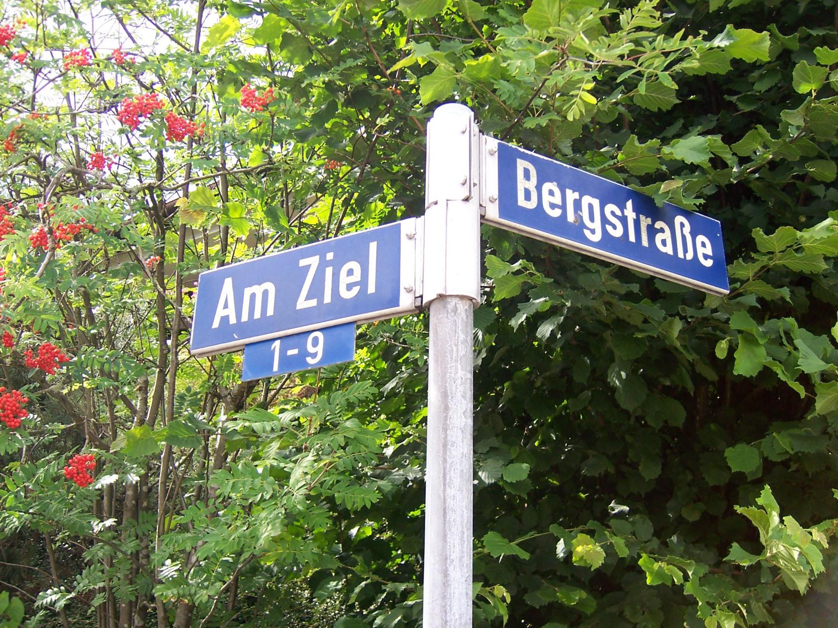 Am Ziel | Bergstraße (c) Bernhard Riedl by Pfarrbriefservice