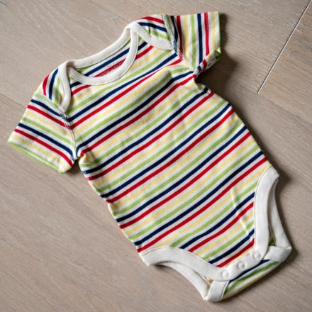 Babykleidung für den kleinen Geldbeutel (c) by ajay_suresh