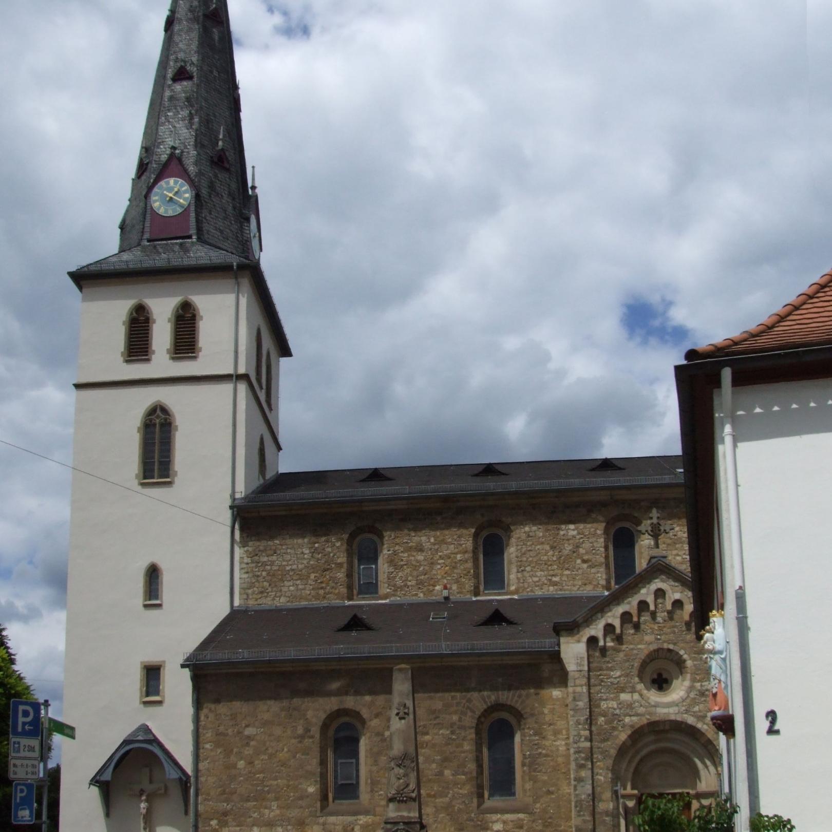 Pfarrkirche St. Martin (c) Von Ingo Schlösser, Mainz-Finthen - Ingo Schlösser, Mainz-Finthen, CC-by-sa 2.0/de, https://de.wikipedia.org/w/index.php?curid=3714181