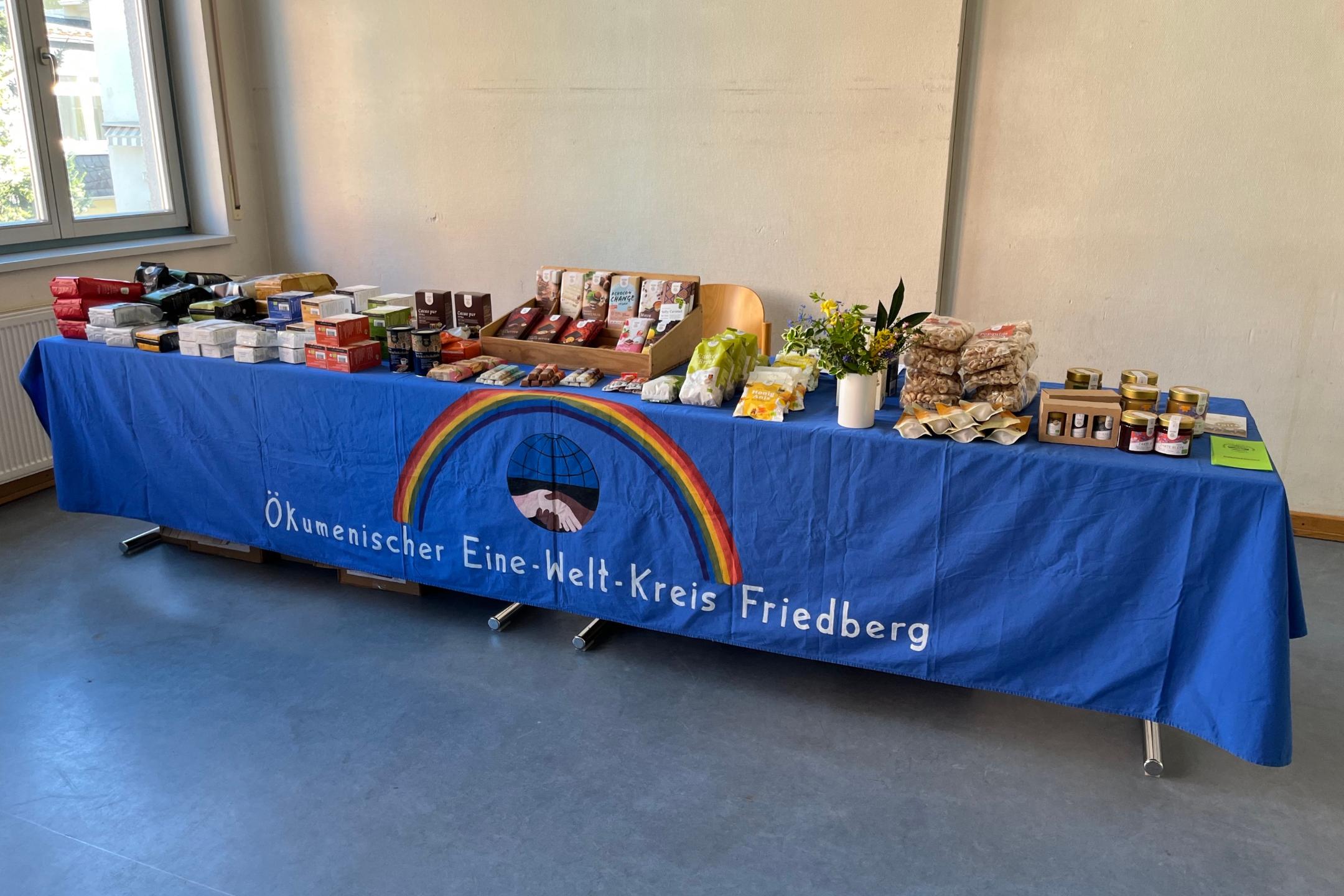 Verkaufsstand des Eine-Welt-Kreises