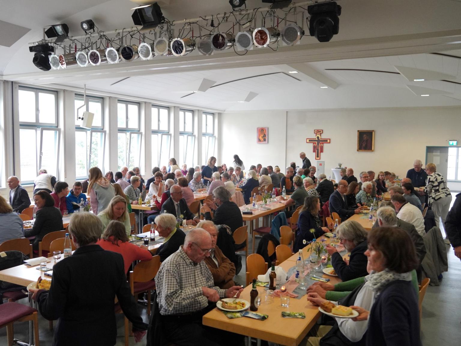 Feier im Albert-Stohr-Haus (c) Jana Montalto