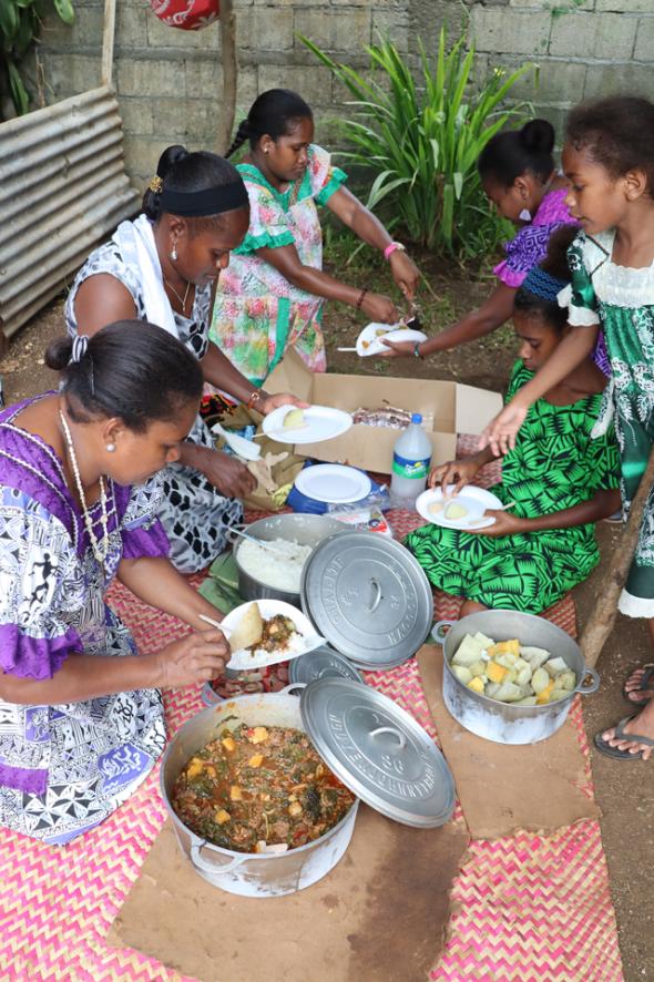 Gemeinsam Essen in Vanuatu (c) Weltgebetstag 2021