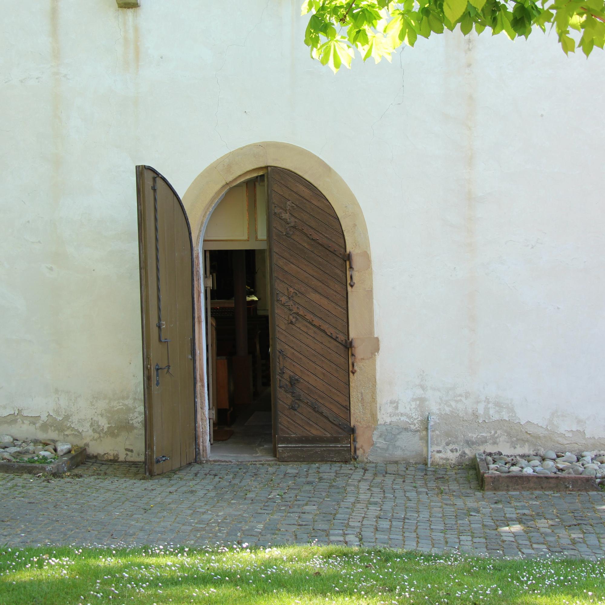 Kircheingang Undenheim