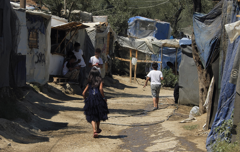 Orte der Ausgrenzung: Lager Moria auf der Insel Lesbos (c) Foto: Ralf Henning (henning@headers.de)
