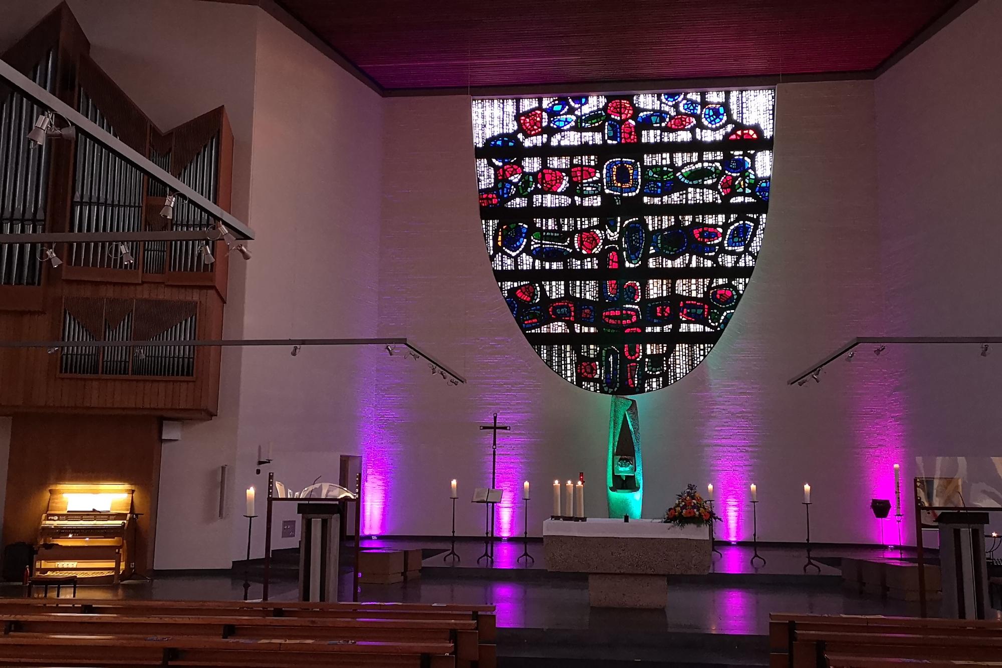 Stimmungsvolles Licht: Förderverein setzt Kulturkirche ins rechte Licht