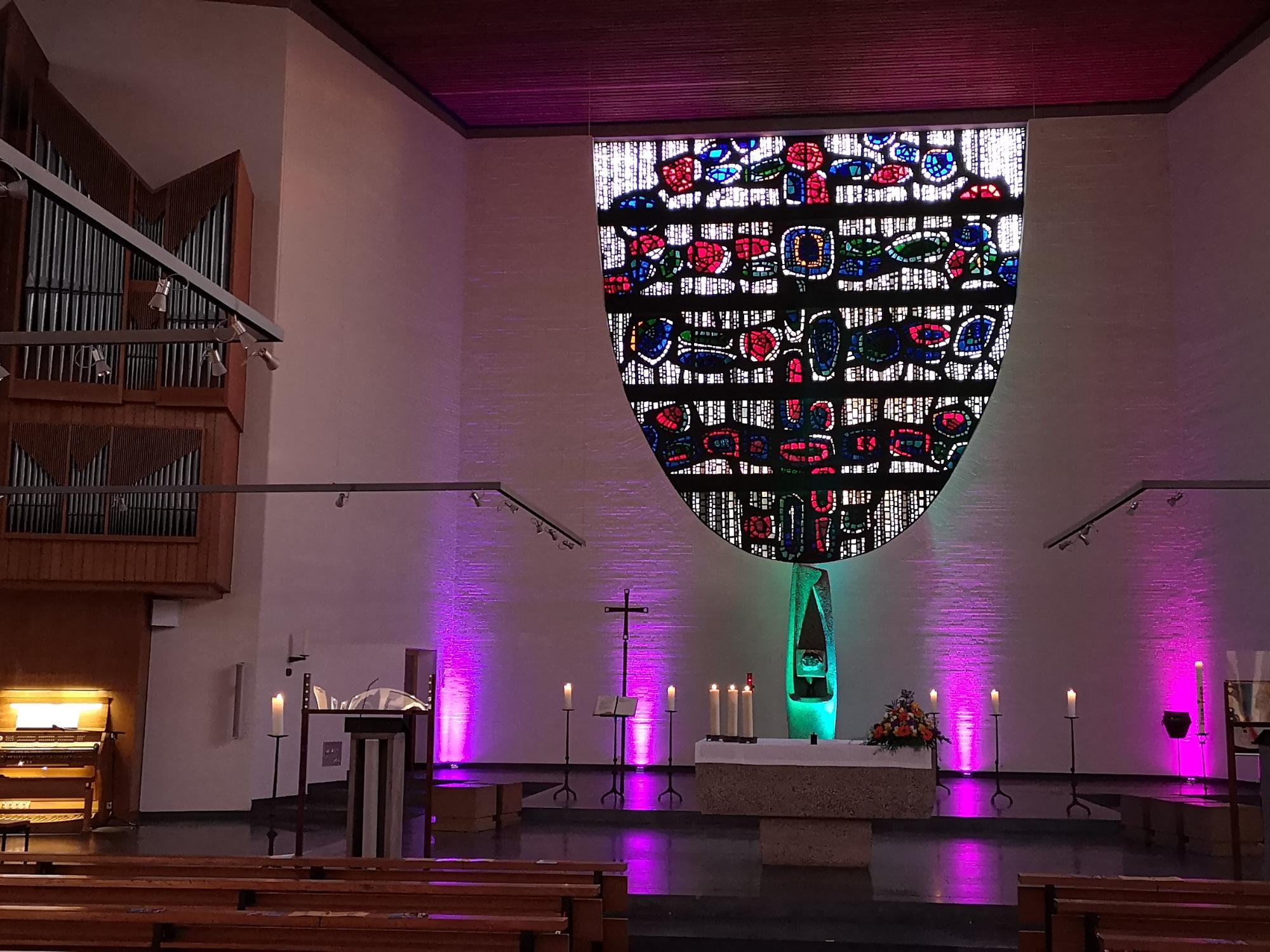 Stimmungsvolles Licht: Förderverein setzt Kulturkirche ins rechte Licht