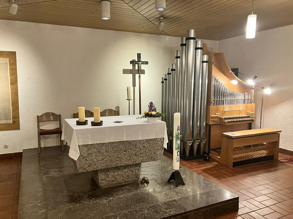 Wichern-Orgel am neuen Platz in der Georgskapelle