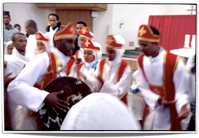 Pure Lebensfreude: Der Chor der eritreisch-orthodoxen Gemeinde ist zu Gast an Pfingsten in der Kulturkirche (c) Abune Aregawi Gemeinde