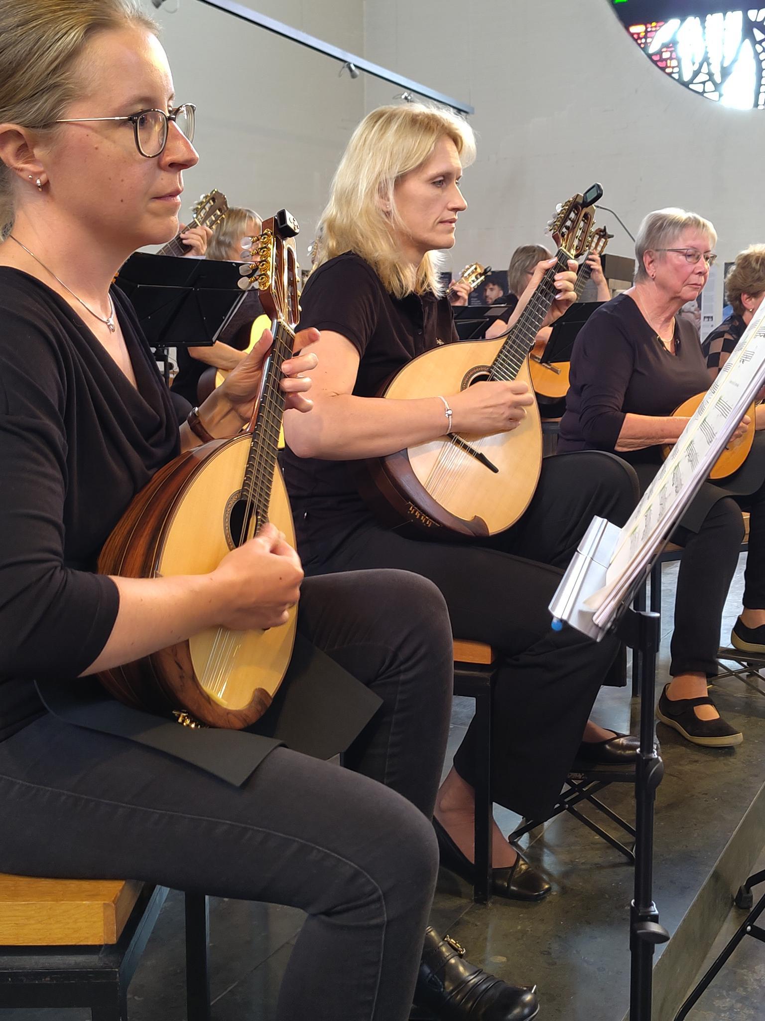 Traumhafte Inspirationen: Das Mandolinenorchester Treis/Nauborn zu Gast in der Kulturkirche (c) Förderverein St. Thomas Morus e.V.