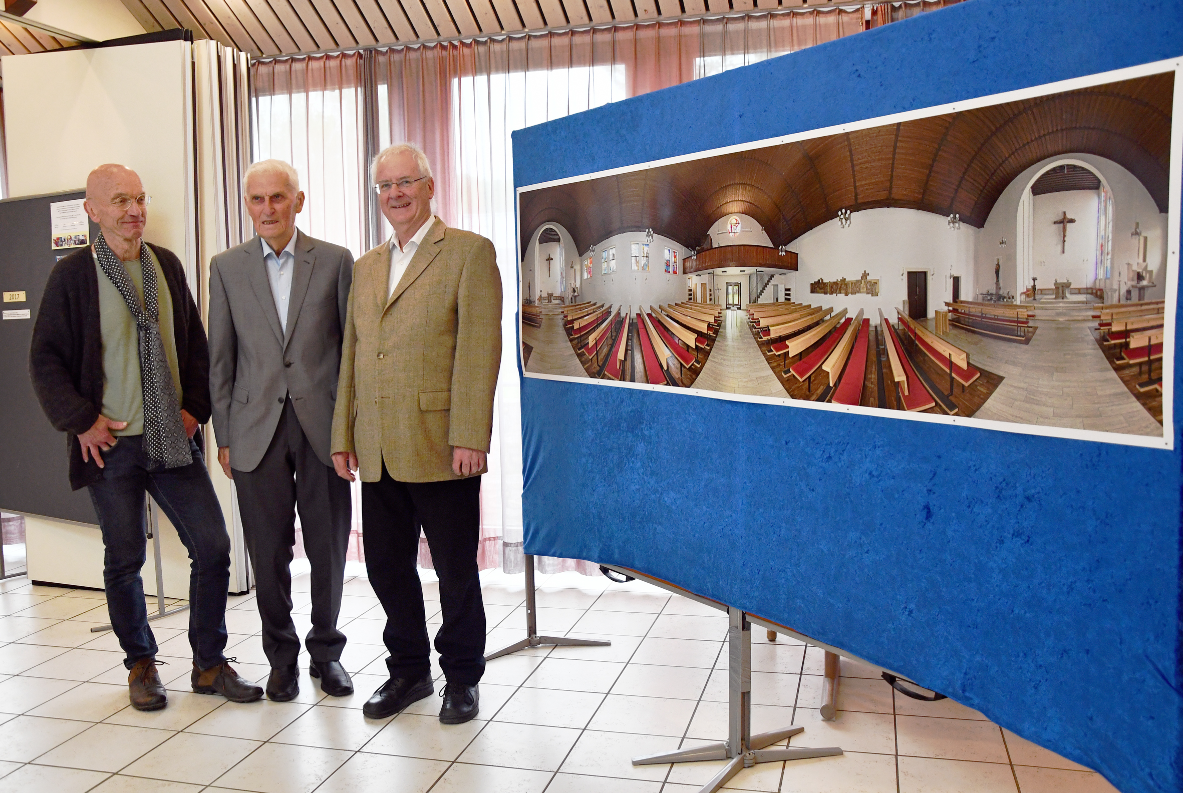 Ausstellung Kirche Sankt Stephan Trio 6