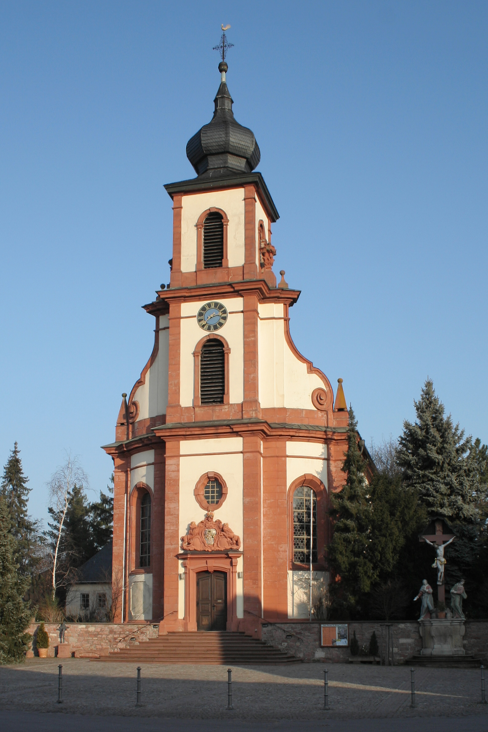 Kirche Hofheim- Ried St. Michael (c) Von Roland Hahn - Selbst fotografiert, Gemeinfrei, https://commons.wikimedia.org/w/index.php?curid=63448752