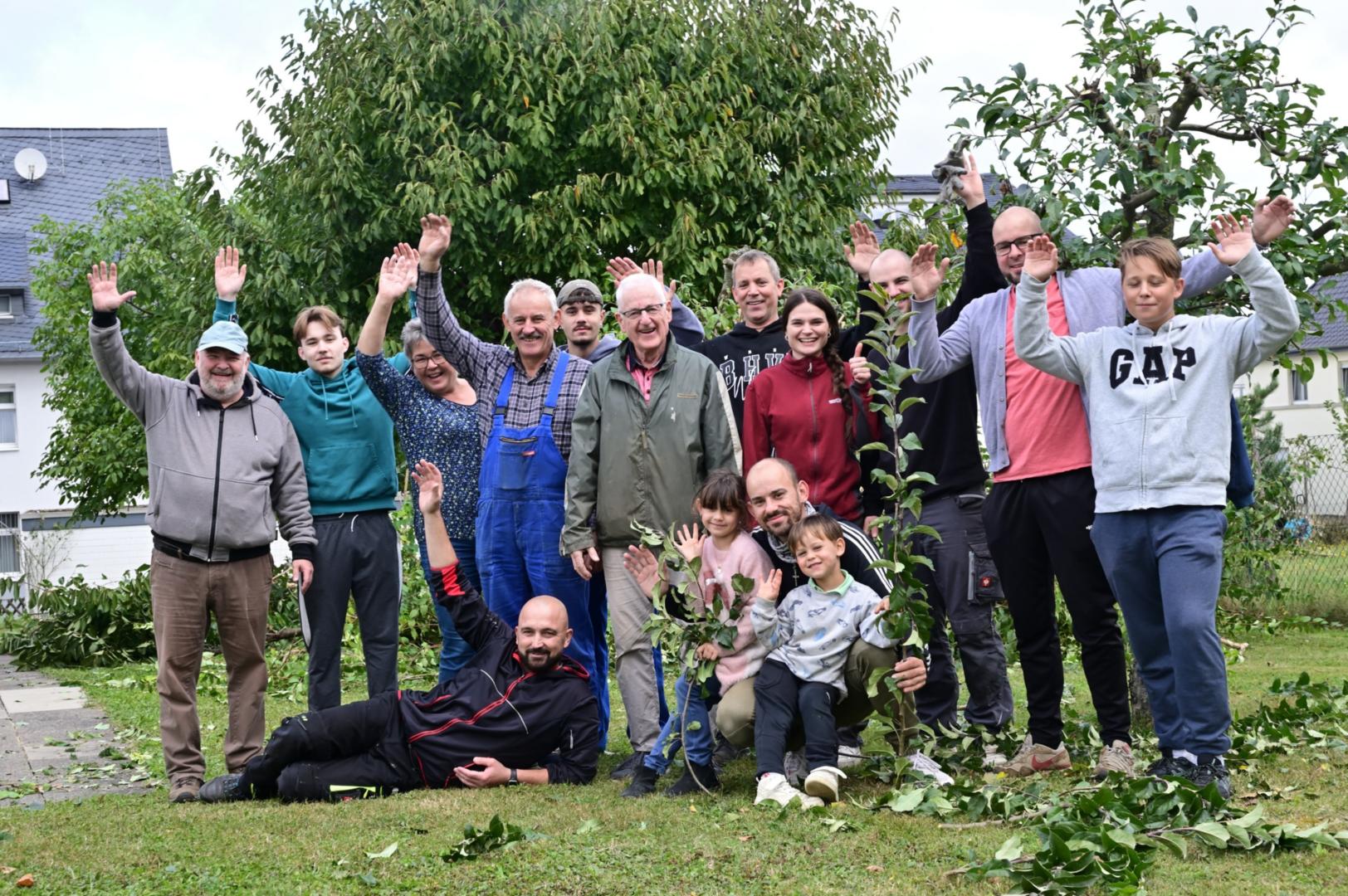 Das starke Team im Pfarrgarten von St. Andreas Hungen (c) Alfred Beltrup