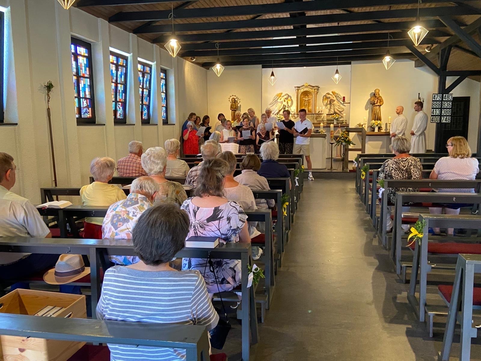 Der Festgottesdienst in der 70 Jahre alten Kirche