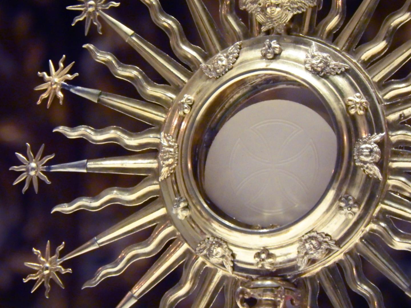 eucharist-3215813_by_davideucaristia_cc0-gemeinfrei_pixabay_pfarrbriefservice (c) Pixabay.com