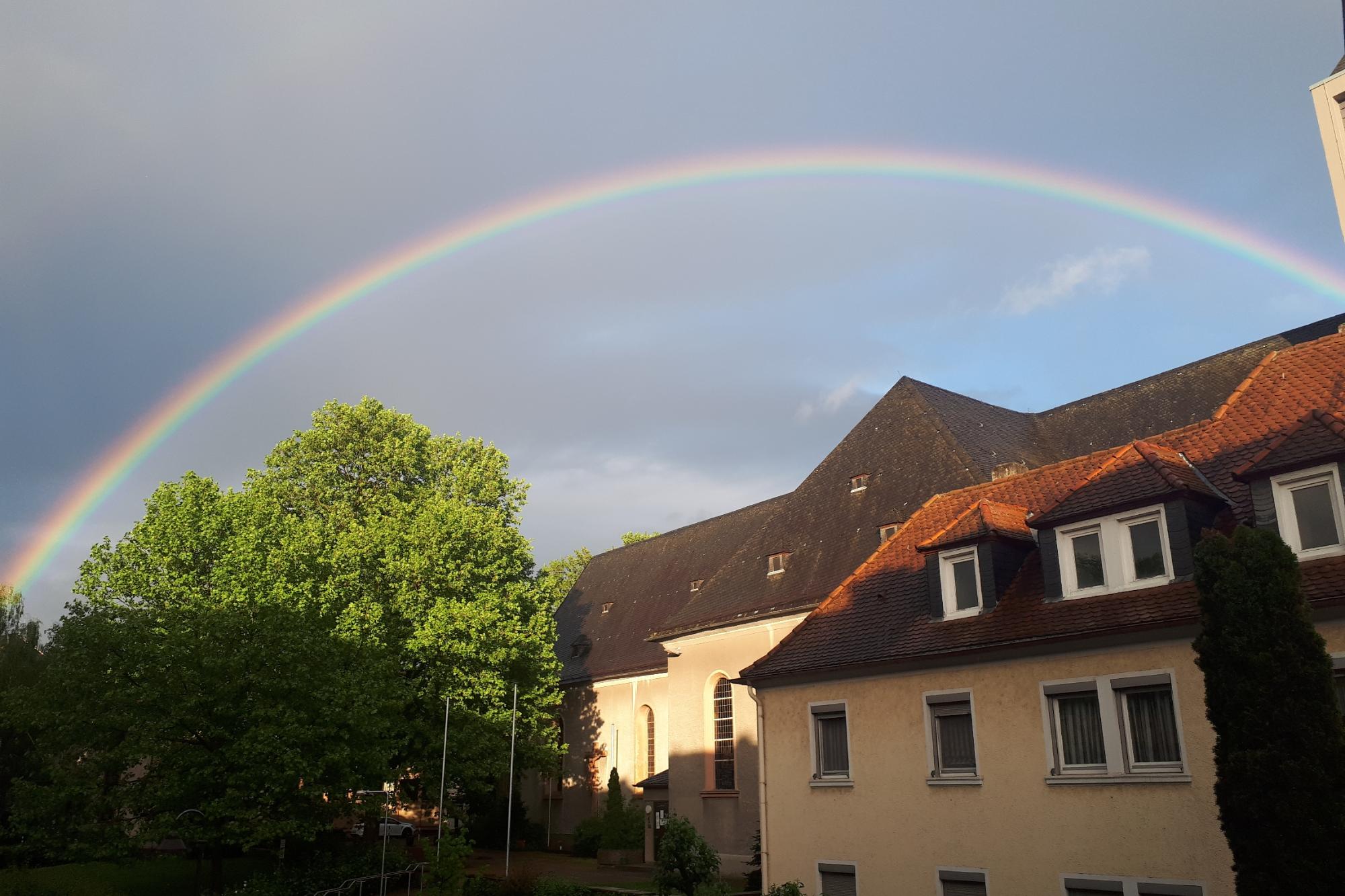 Regenbogen Pfarrhaus