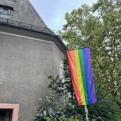 Regenbogenfahne St. Rochus